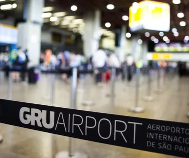 Aeroportos de SP têm mais de 300 voos cancelados após vendaval - Imagem