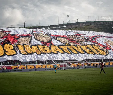 Após goleada, torcida do Vitória esgota ingressos para decisão no Barradão - Imagem