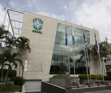 Bahia e Vitória dão salto histórico no ranking de clubes da CBF - Imagem