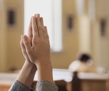 Campeã da internet é pela paz das religiões - Imagem