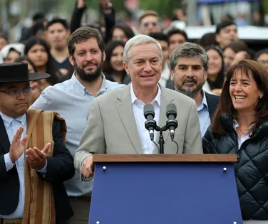 Candidato da extrema direita vence eleições no Chile - Imagem