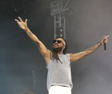 Cantor Rael é assaltado e tem moto levada em parque famoso - Imagem