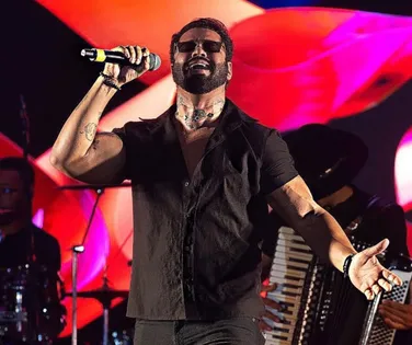 Cantor morre após sofrer acidente de moto na Bahia - Imagem