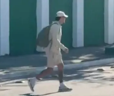 Capitão do Palmeiras volta pra casa a pé após vice na Libertadores - Imagem