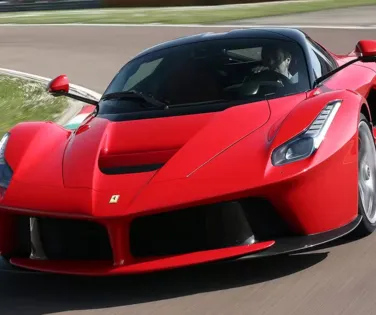 Carro de R$ 38 milhões paga IPVA com preço de um apartamento - Imagem