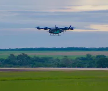 Carro voador produzido no Brasil faz seu primeiro voo - Imagem