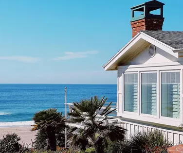 Casa de praia exige revisão para  evitar dor de cabeça no momento do descanso - Imagem