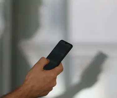 Celular antes dos 12 anos aumenta risco de obesidade e depressão - Imagem