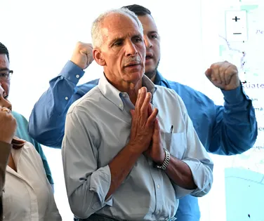 Conservador apoiado por Trump vence eleições em Honduras - Imagem