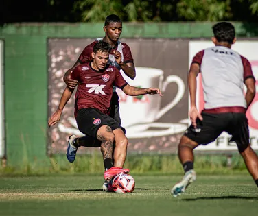 Cria da base pode reestrear pelo Vitória após cinco empréstimos - Imagem