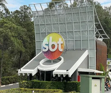 Crise estoura no SBT e funcionários são pegos de surpresa - Imagem