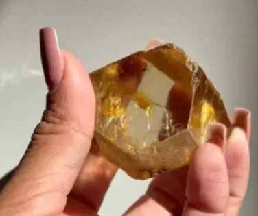 Diamante gigante de R$ 16 milhões é encontrado em pequena cidade do Brasil - Imagem