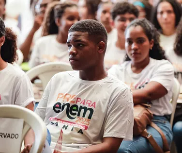 Estudantes da rede pública pretendem garantir bons resultados no Enem 2025 - Imagem