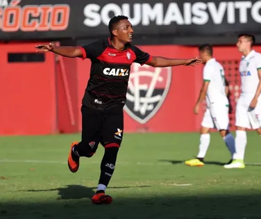 Ex-Vitória e Seleção Brasileira fica sem time após 2 anos fora do país - Imagem