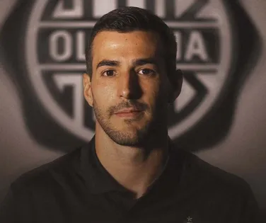 Ex-Vitória é anunciado por clube que disputa competição internacional - Imagem