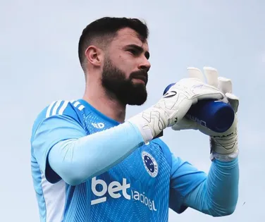 Ex-alvo do Bahia sofre lesão grave nos primeiros dias em novo clube - Imagem