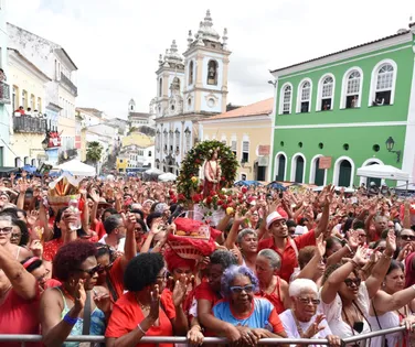 Fé, ancestralidade e sincretismo: Festa de Santa Bárbara lota Pelourinho - Imagem