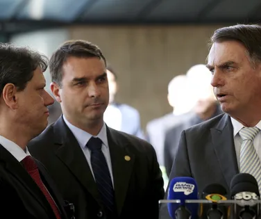 Flávio revela reação de Tarcísio sobre sua candidatura à Presidência - Imagem