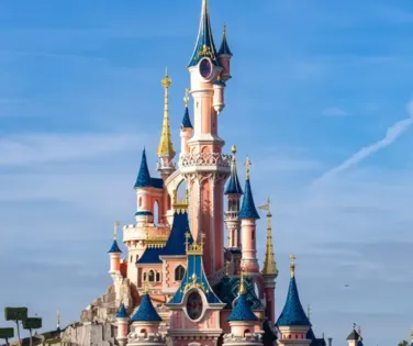 Greve escancara bastidores da Disney e parque aparece tomado por lixo - Imagem