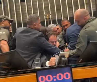 Imprensa é impedida de cobrir ocupação de deputado na Câmara - Imagem