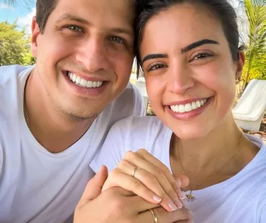 João Campos e Tabata Amaral anunciam noivado - Imagem