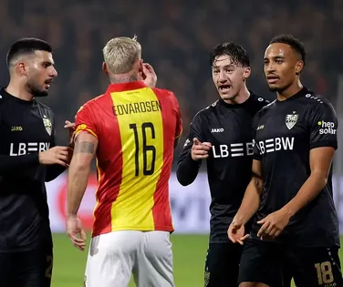 Jogador é multado pelo clube em que joga por zombar da boca de rival - Imagem