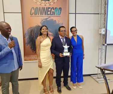 Jornalista baiano é homenageado com Prêmio Personalidades Negras 2025 - Imagem