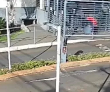 Jovem de 19 anos é espancada por ex-namorado em portaria de condomínio - Imagem