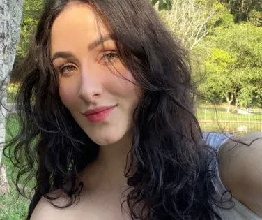 Jovem morre em carro sozinha ao tentar buscar socorro para dores no peito - Imagem