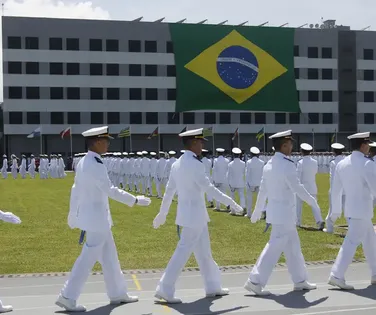 Marinha do Brasil lança concurso com centenas de vagas para 2026 - Imagem