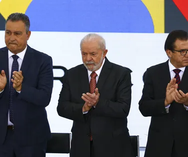 Ministro desiste de reeleição e fica no governo Lula - Imagem