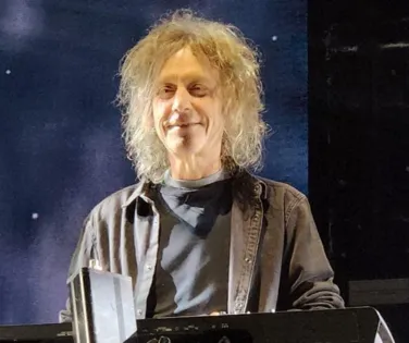 Morre Perry Bamonte, do The Cure, aos 65 anos - Imagem