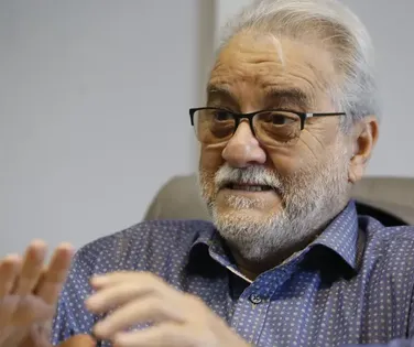 ‘Os Comunistas Estão Chegando’, a nova incursão de Emiliano José - Imagem