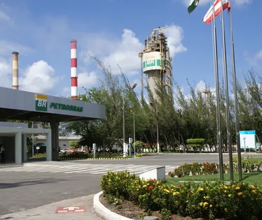 Petrobras anuncia retomada de operações de fábrica na Bahia em janeiro - Imagem