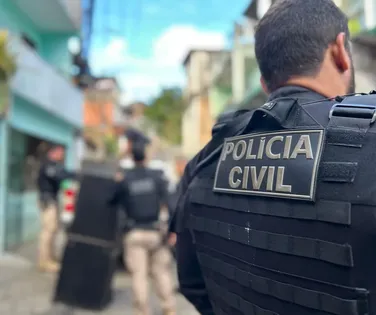 Polícia fecha ponto de tráfico disfarçado de revenda de água na Bahia - Imagem