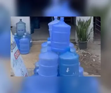 Ponto de tráfico de drogas disfarçado como revenda de água é desarmado - Imagem