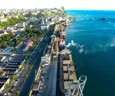 Porto da capital amplia embarque de algodão - Imagem