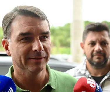 Reunião de Flávio é reagendada após ausência de líderes do centrão - Imagem