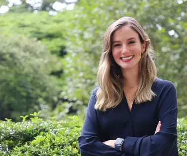 Saiba quem é a brasileira que se tornou a bilionária mais jovem do mundo - Imagem