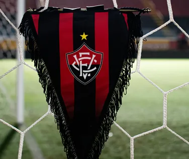 Sem titular, Vitória relaciona 23 atletas para jogo com o Bragantino - Imagem