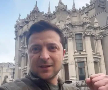 Zelensky e Trump buscam acordo final de paz em encontro na Flórida - Imagem
