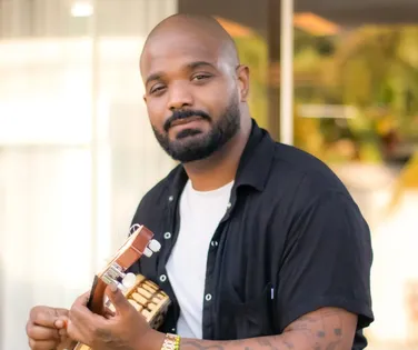 Arlindinho é o convidado do Conversa Brasileira e celebra samba - Imagem