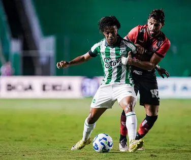 Atacante é denunciado por esquema de apostas em jogo contra o Vitória - Imagem