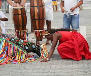 Chapéus, clones e protestos: personagens tomam a Lavagem de Itapuã - Imagem