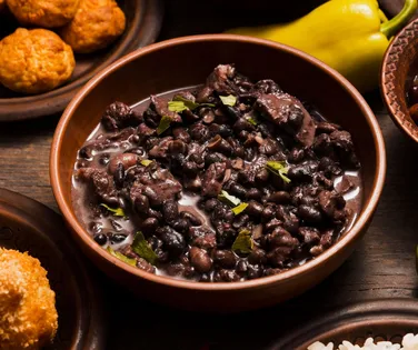 Cidade brasileira quebra recorde com maior feijoada do mundo - Imagem