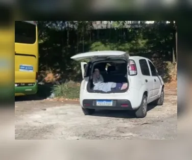 Corpos encontrados amarrados dentro de carro em Pirajá são identificados - Imagem