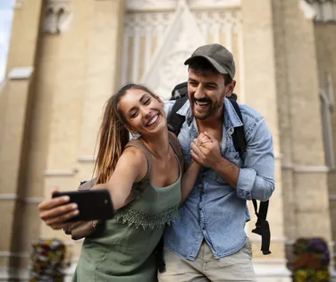 Descubra formas de viajar gastando pouco em períodos de festa - Imagem