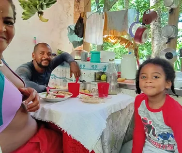 Dignidade ao chão: Família de Salvador denuncia demolição de imóvel - Imagem