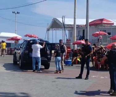 Dois homens são presos por extorquir turistas no Farol da Barra - Imagem