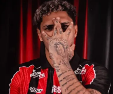 Em meio a baixas, atacante é liberado para ser escalado no Vitória - Imagem